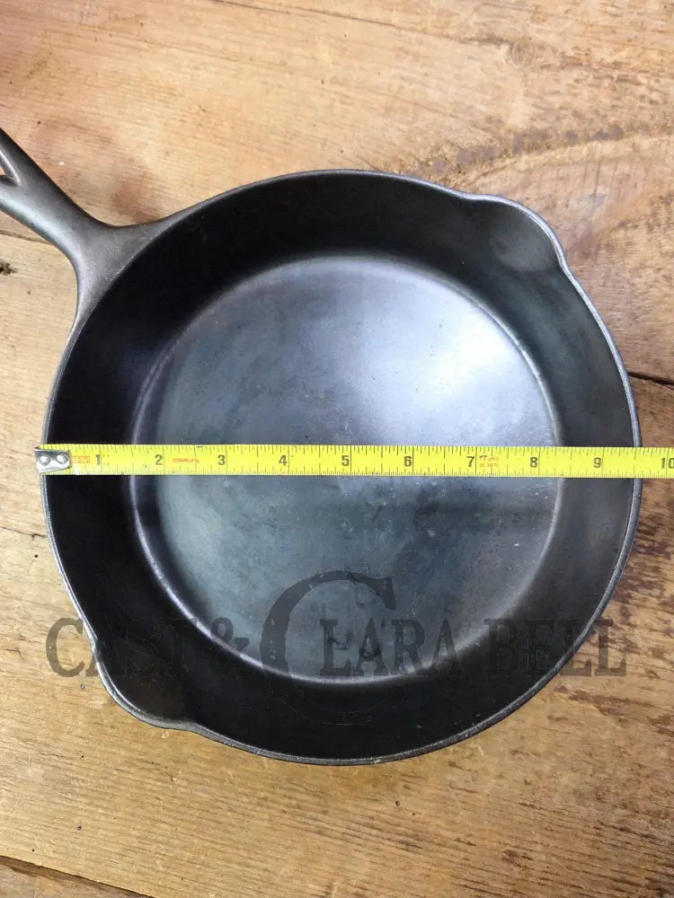 HTF and Gorgeous! 1905 Era Wagner made Sidney ’Arc logo’ #7 Cast Iron Skillet. VERY good condition!