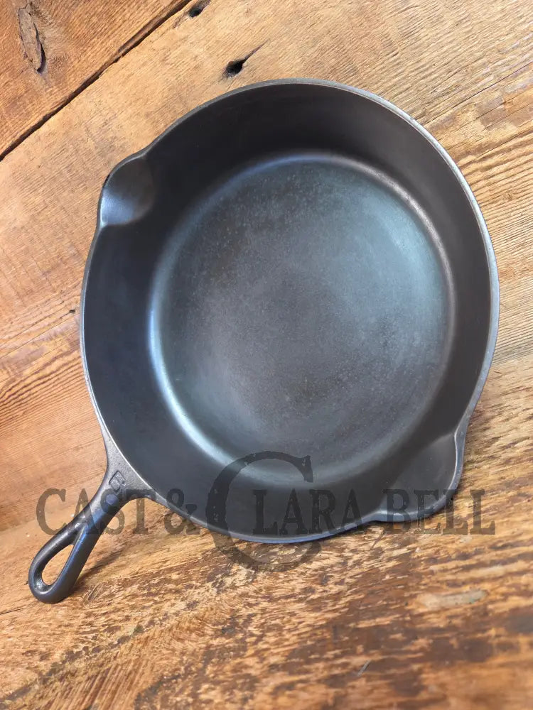 HTF Early 1900’s Griswold #6 Cast Iron Skillet Large Slant Logo 699 ERIE logo - Skillet