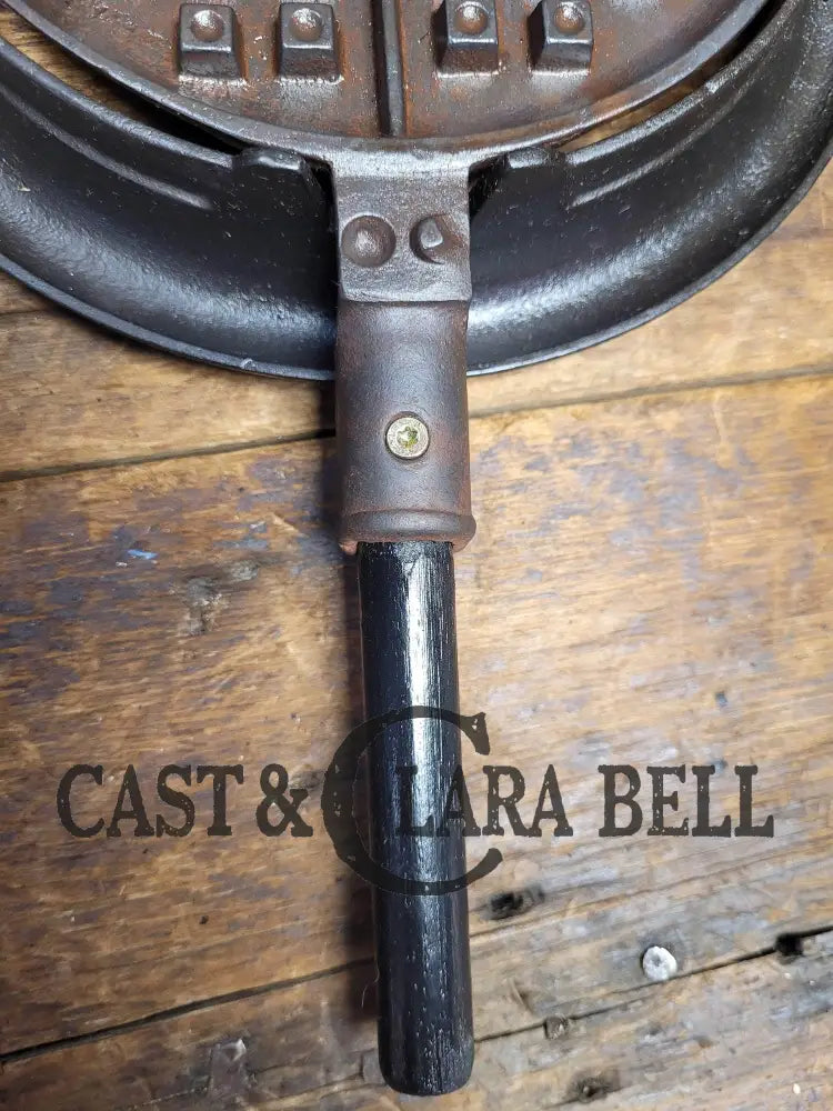 GRISWOLD グリスウォルド社 鋳鉄製 ビンテージ ワッフルメーカー NO7 GRISWOLD グリスウォルド社 鋳鉄製 ビンテージ ワッフルメーカー NO7