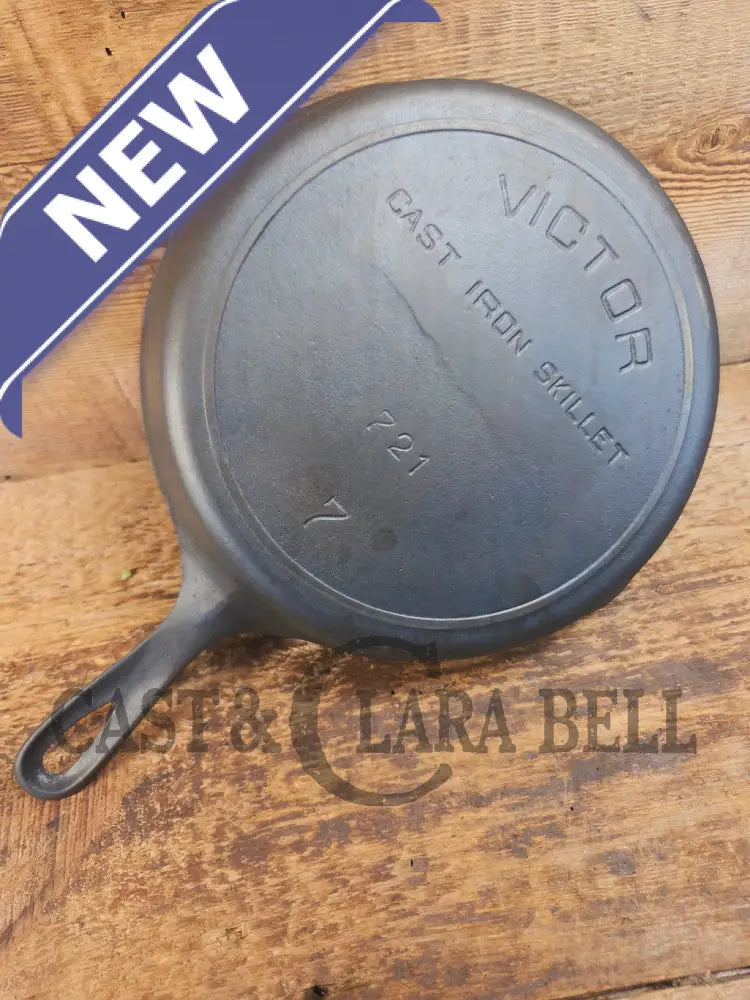 HTF early 1900’s Griswold’s Third Series (Three Line) Victor #7 (#721) Cast Iron Skillet - Skillet