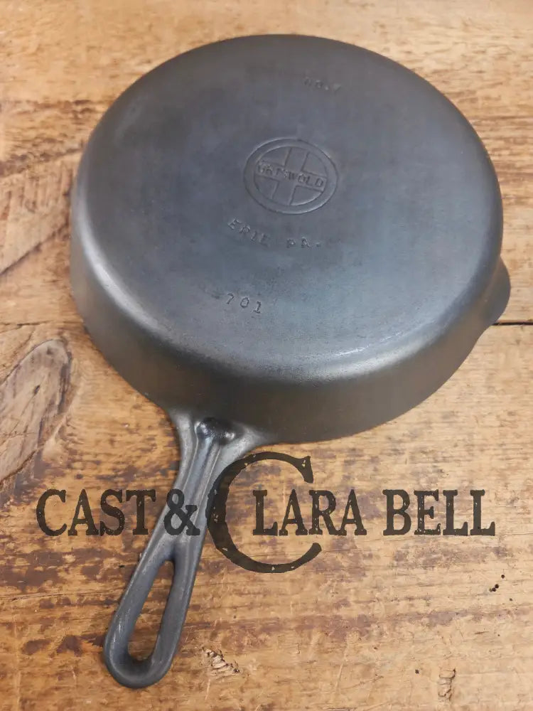 HTF Griswold No. 7 Cast Iron Skillet with Small Block Logo and Grooved Handle 701 Skillet
