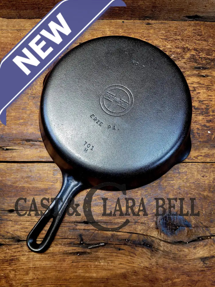 Htf Griswold No. 7 Cast Iron Skillet With Small Block Logo And Grooved Handle 701