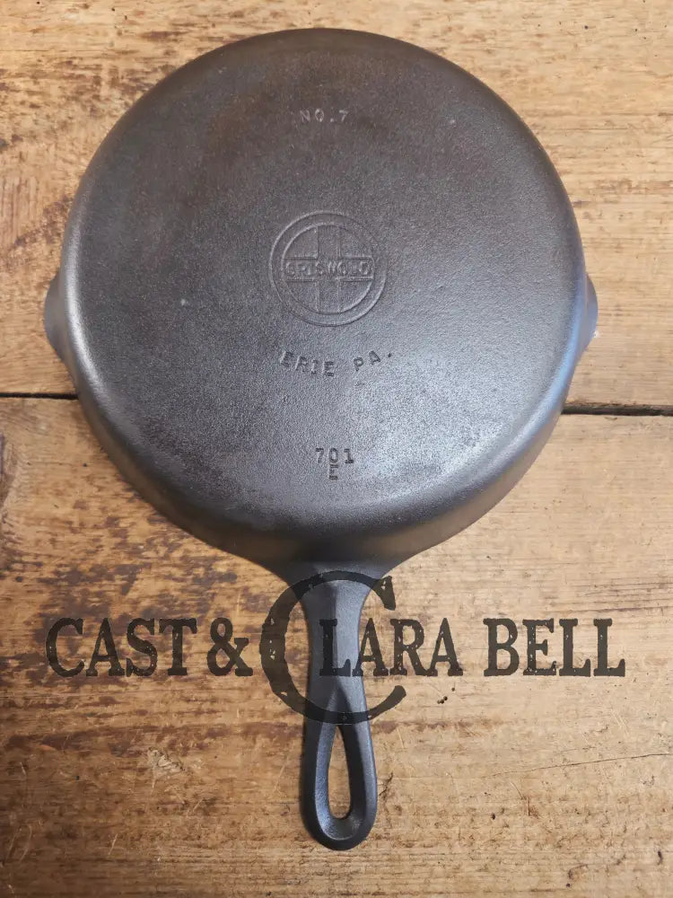 HTF Griswold No. 7 Cast Iron Skillet with Small Block Logo and Grooved Handle 701 Skillet