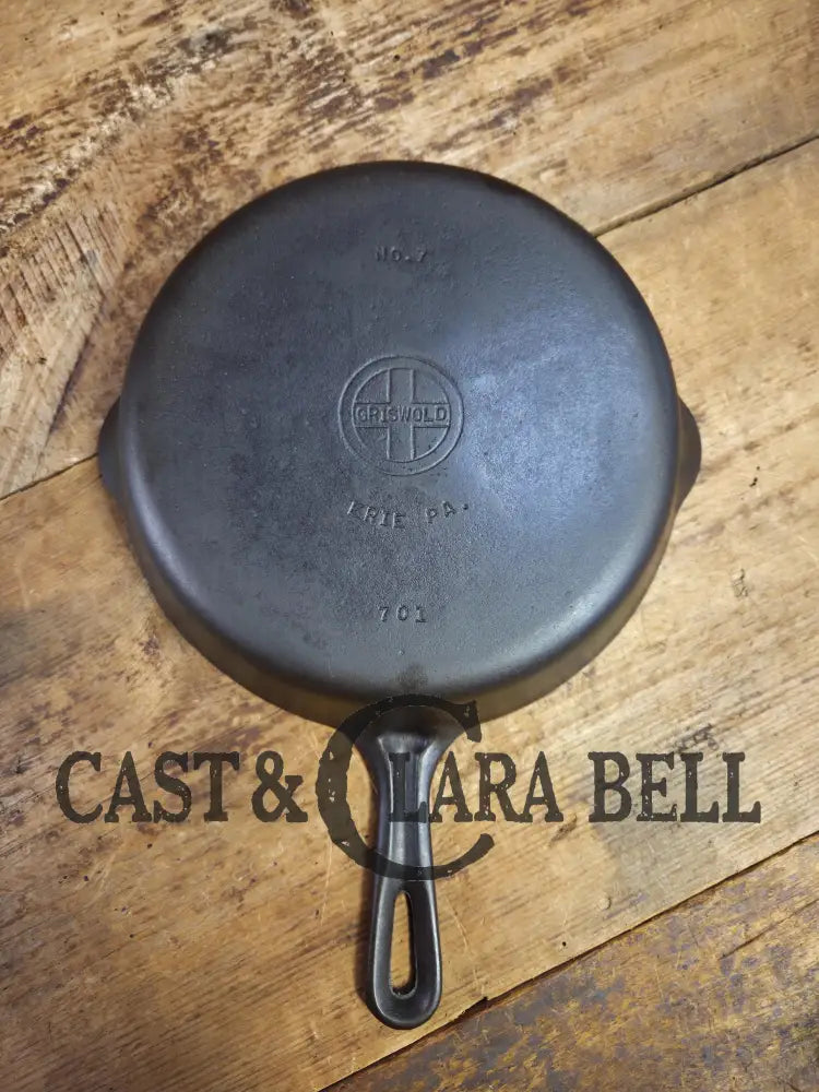 HTF Griswold No. 7 Cast Iron Skillet with Small Block Logo and Grooved Handle 701 SC24 Skillet