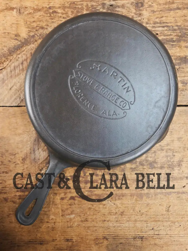 HTF Martin Stove & Range Co. #7 Cast Iron Skillet with ’Hamburger’ Logo. Versatile and elegant Skillet