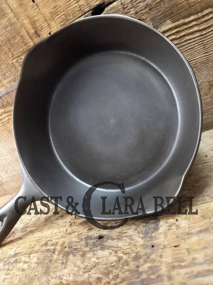 HTF! Wapak #4 Straight tapered logo beautiful skillet! Restored Seasoned and Ready to Use! Skillet