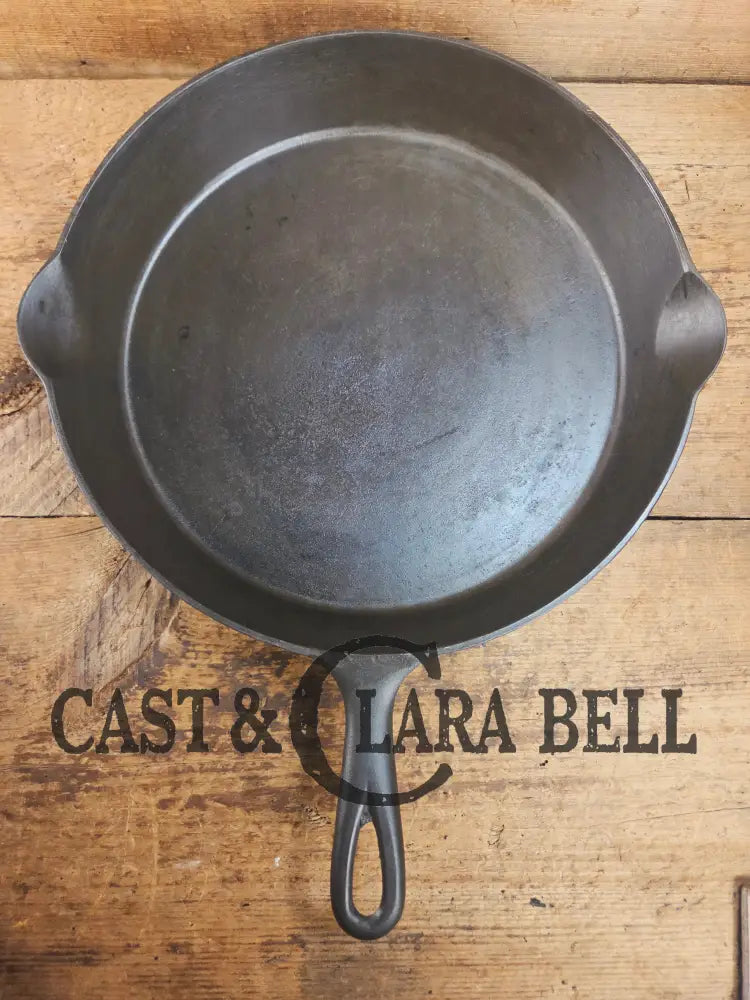 HUGE and hard to find 1910’s Early Favorite Piqua Ware #12 Cast Iron Skillet Smiley Logo great for gas or coil tops!