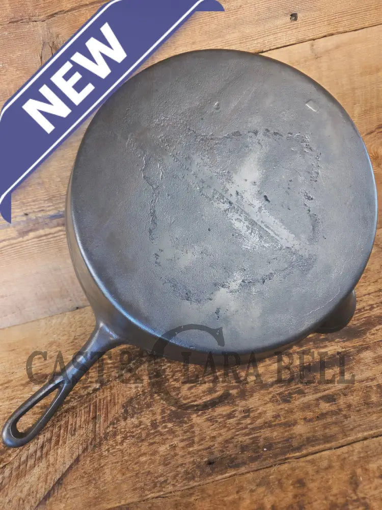 Huge Antique gate-marked unknown #12 skillet. Est 1880’s. Left single spout heat ring bottom w/ pointy handle - Skillet