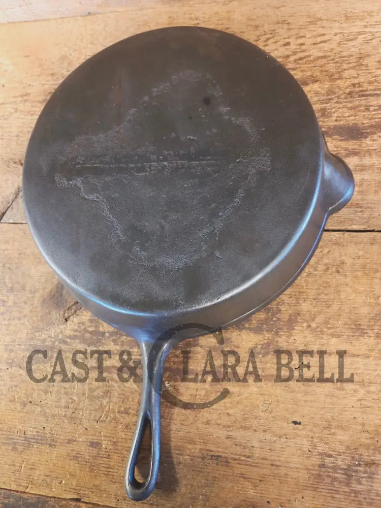 Huge Antique gate-marked unknown #12 skillet. Est 1880’s. Left single spout heat ring bottom w/ pointy handle - Skillet