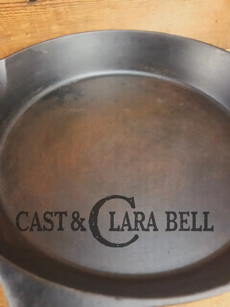 HUGE Early 1900’s Wagner ’Arc Straight’ logo #12 Cast Iron Skillet. Great daily user! Skillet