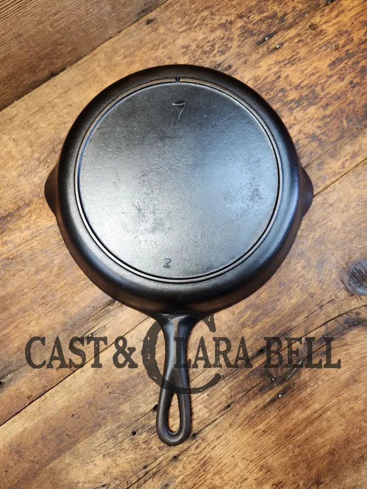 I Love This Skillet! Classic 1920’S Lodge Raised #7 Heat Ring Single Notch. Skillet