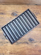 Unique Gift And Great Taco Server?? 1950’S Era Lodge Corn Bread Pan #22 Gem Mold Make Delicious