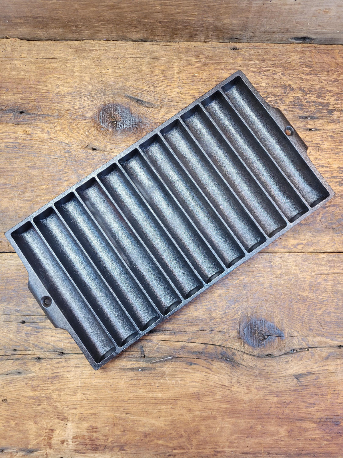 Unique Gift And Great Taco Server?? 1950’S Era Lodge Corn Bread Pan #22 Gem Mold Make Delicious