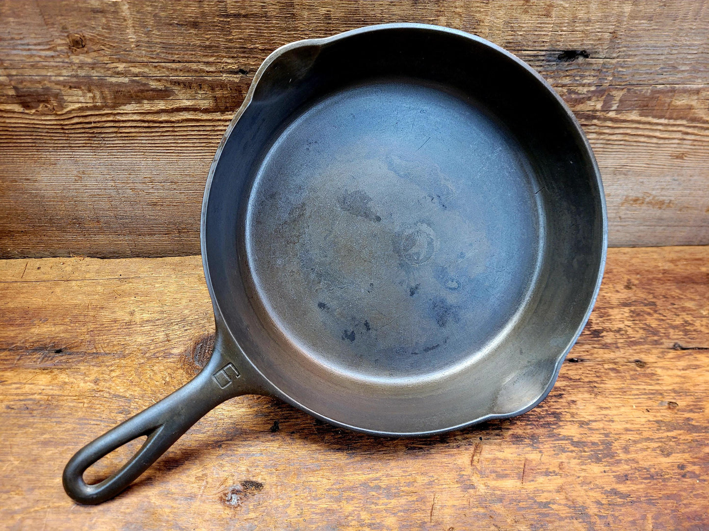 Awesome saute skillet! 1930's Griswold #6 cast iron Skillet with Large Block Logo and Smooth Bottom, 699 C