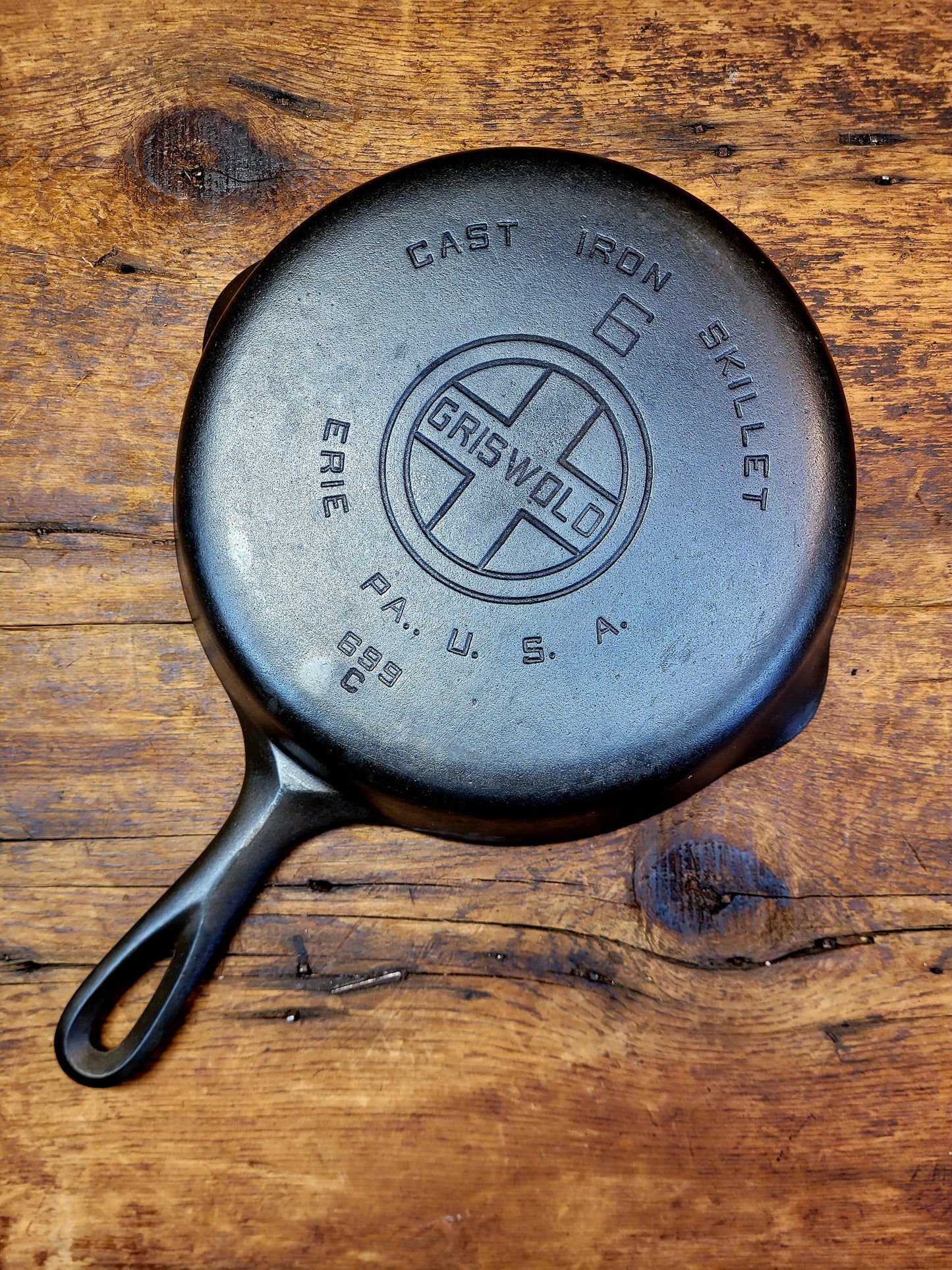 Awesome saute skillet! 1930's Griswold #6 cast iron Skillet with Large Block Logo and Smooth Bottom, 699 C