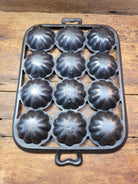 Whoa!! Gorgeous Lodge 12 #20 Open Frame Cast Iron Turk Head Gem Pan. Awesome Gift! Bakeware