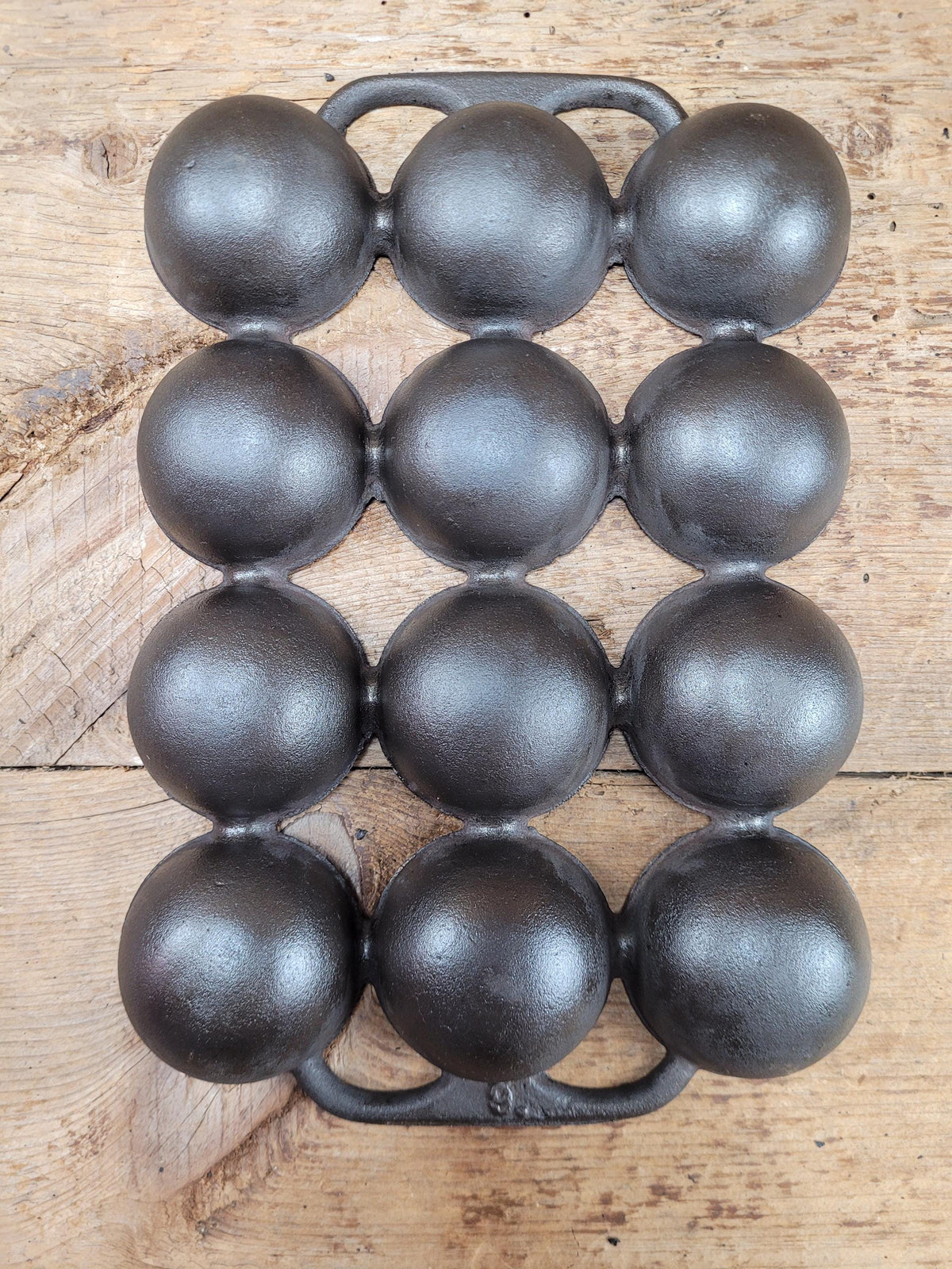 Great Gift! 1930’S #9 Wagner ’Golf Ball’ Brownie Pan. Open Air Design Gorgeous! Bakeware
