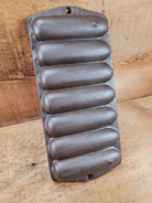 Great Gift Idea! Mid 1900’S Lodge Cornstick ’Corn Pone’ Gem Pan. Makes Wonderful Bread Sticks