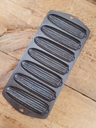 Great Gift Idea! Mid 1900’S Lodge Cornstick ’Corn Pone’ Gem Pan. Makes Wonderful Bread Sticks