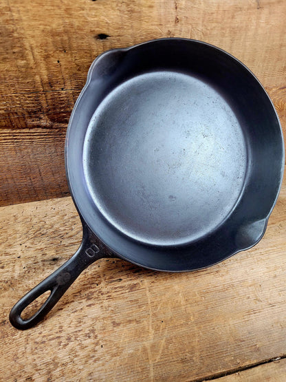 The Best Seller Classic!  Griswold #8 Cast Iron Skillet with Large Block Logo and Smooth Bottom, 704 Y