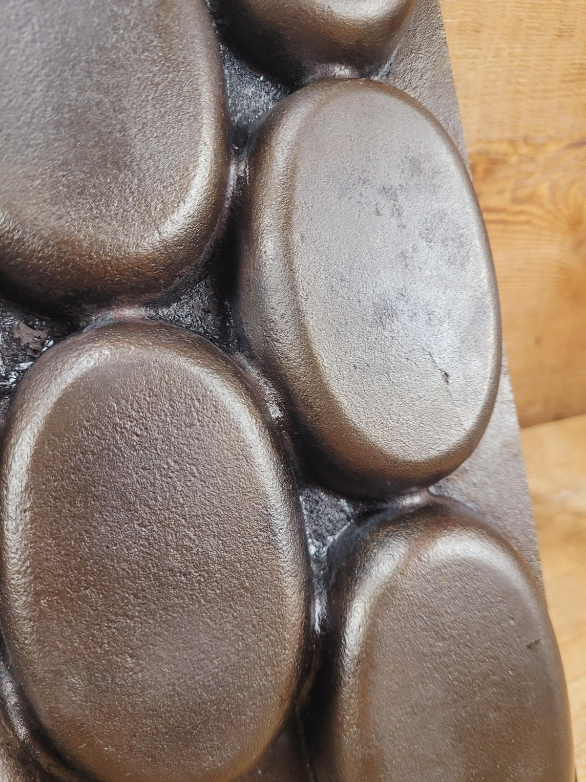 Wow! 1900’s Bridge Beach & Company #2 oval style gem pan. Priced to sell for small crack perfect for baking still after