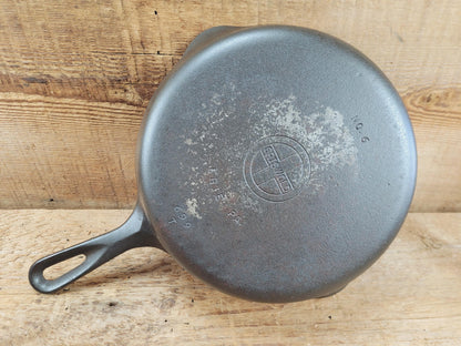 UNIQUE! 1940's Griswold #6 Cast Iron Skillet with Small Block Logo, Flat handle, and Smooth Bottom, 699 T