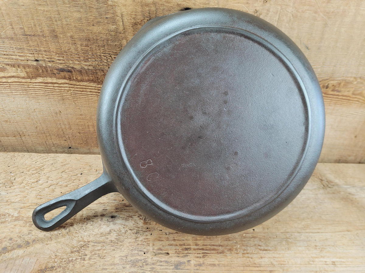 The Classic 8! 1940’s early Birmingham Stove & Range Red Mountain Series #8 Skillet 8C