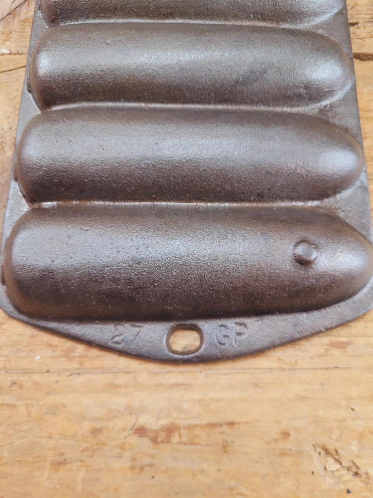 Great Gift Idea! Mid 1900’S Lodge Cornstick ’Corn Pone’ Gem Pan. Makes Wonderful Bread Sticks