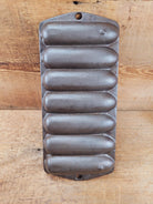 Great Gift Idea! Mid 1900’S Lodge Cornstick ’Corn Pone’ Gem Pan. Makes Wonderful Bread Sticks