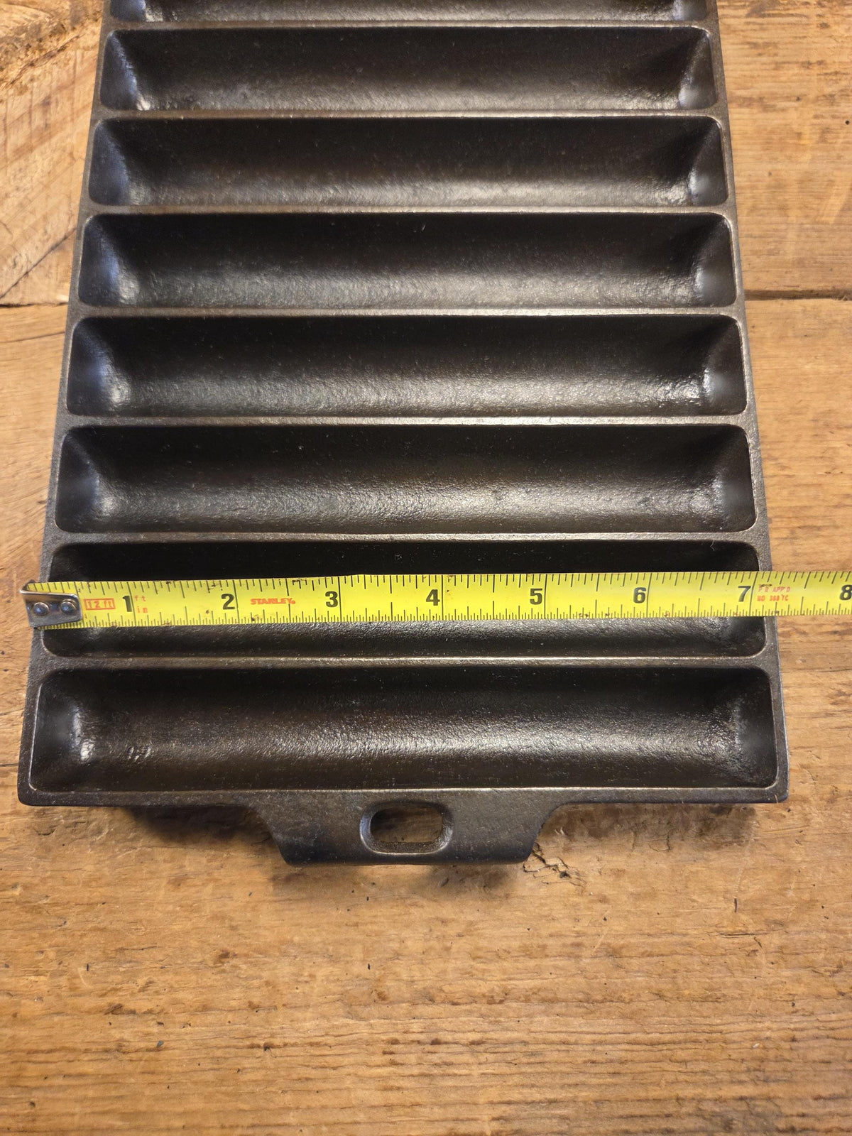 Very unique! Wagner #22 Bread Stick Gem Pan. ’A’ makers mark ’E’ Gem Pan fully restored Bakeware