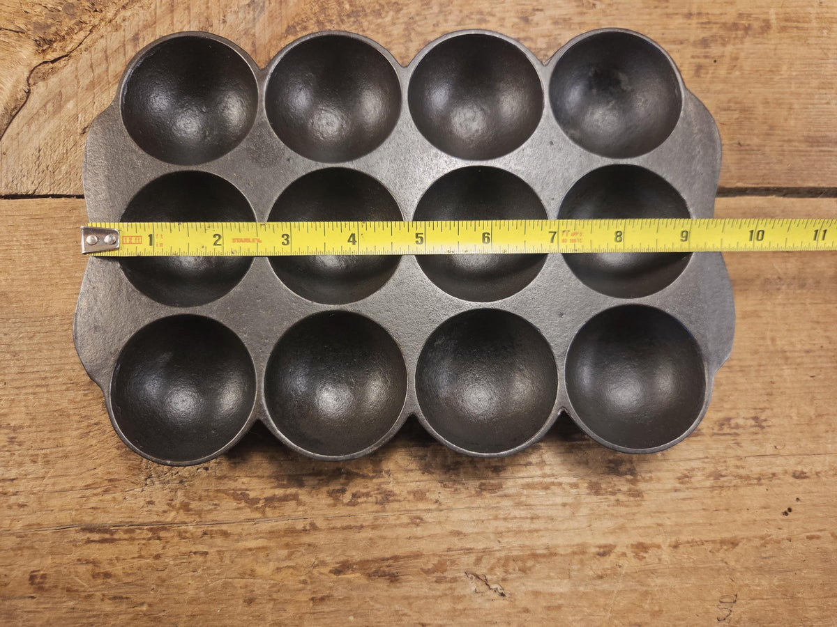 Great gift and tough to find! 1930’s Fully Marked Wagner ’golf ball’ brownie pan. Closed frame ’F’ style gem pan