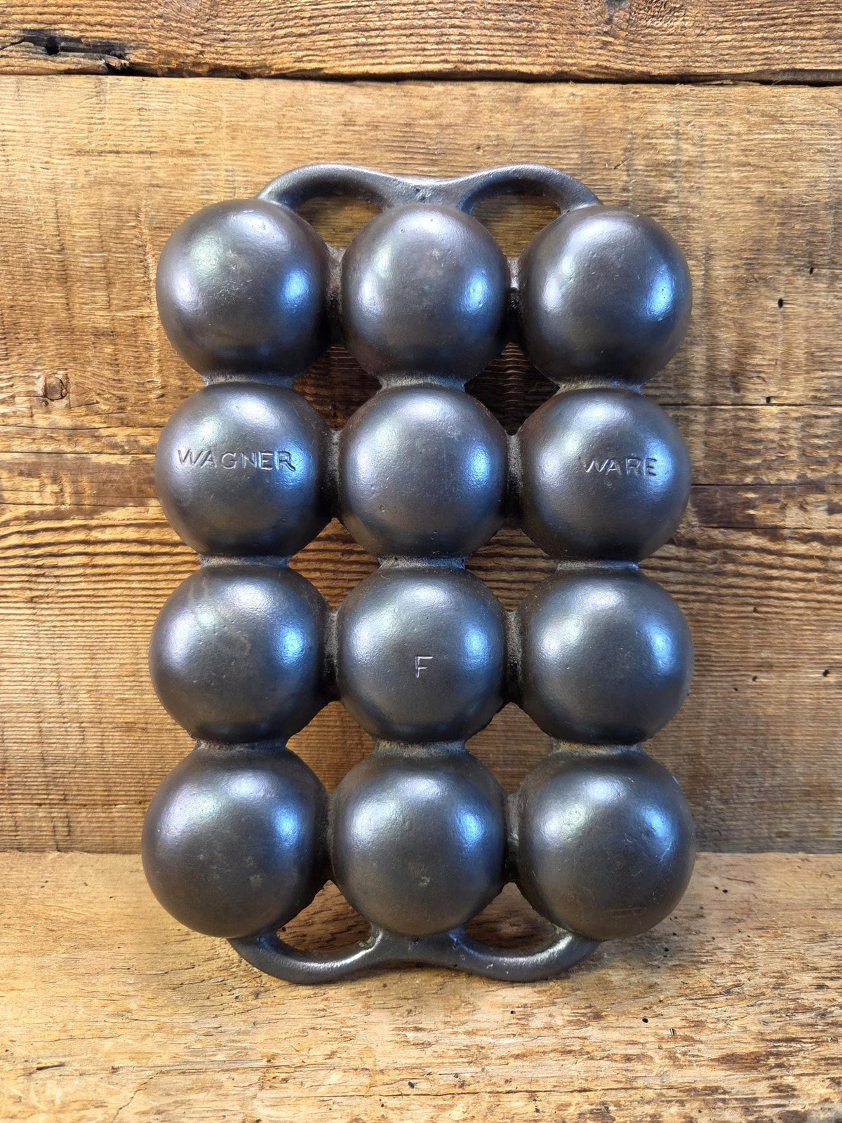 Great gift! 1930’s #9 Wagner ’golf ball’ brownie pan. Open air design gorgeous!
