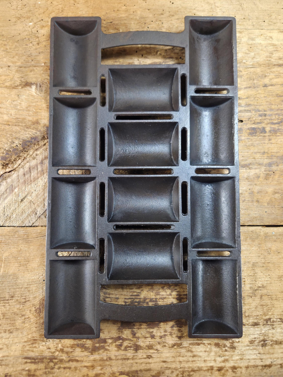 Unknown French Roll No. 11 Pan w/ raised No. 11 & French Roll markings. Rumored Griswold but likely Unknown Beautiful