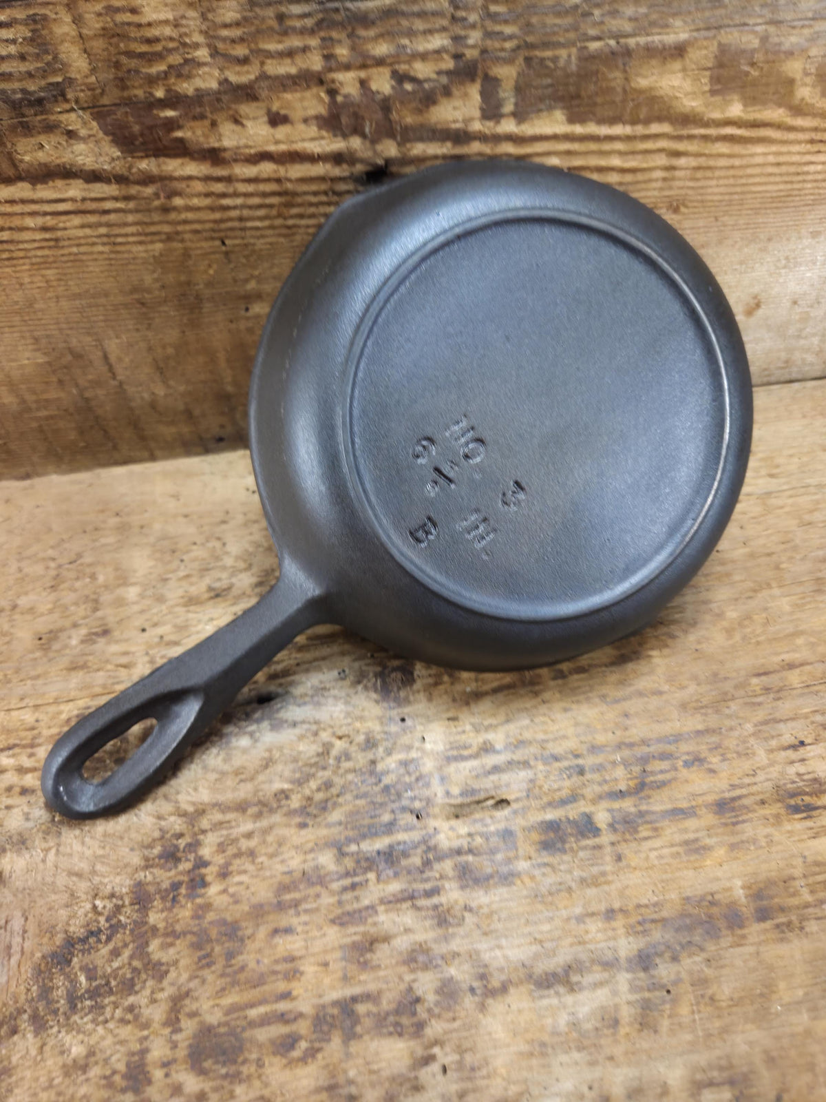 Wow unique Birmingham Stove & Range #3 Egg Skillet Century Series. Almost looks like a Red Mountain. Restored and Ready