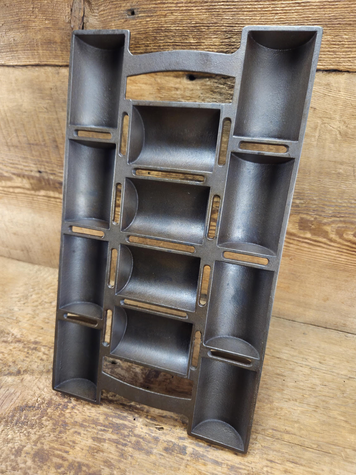 Unknown French Roll No. 11 Pan raised No. 11 & French Roll markings. Rumored Griswold but likely Unknown Beautiful