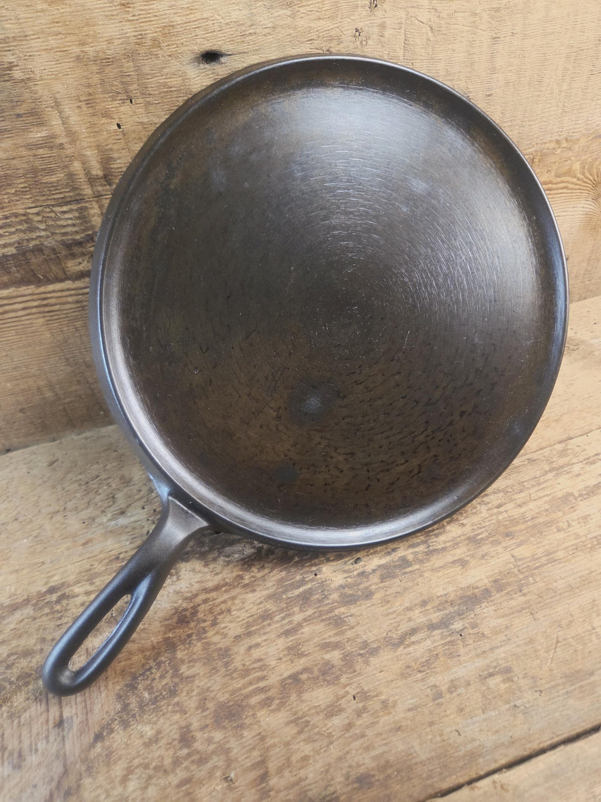 Make 90 year old grilled cheese! 1930-40’s Era lodge #9 Round Griddle. Awesome! SC24 Griddle