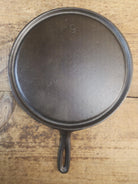 Make 90 year old grilled cheese! 1930-40’s Era lodge #9 Round Griddle. Awesome! SC24 Griddle