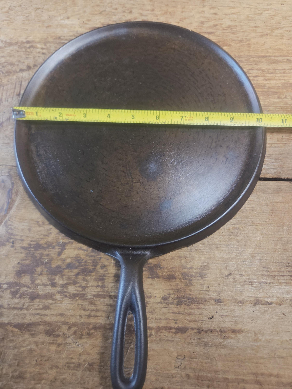 Make 90 year old grilled cheese! 1930-40’s Era lodge #9 Round Griddle. Awesome! SC24 Griddle