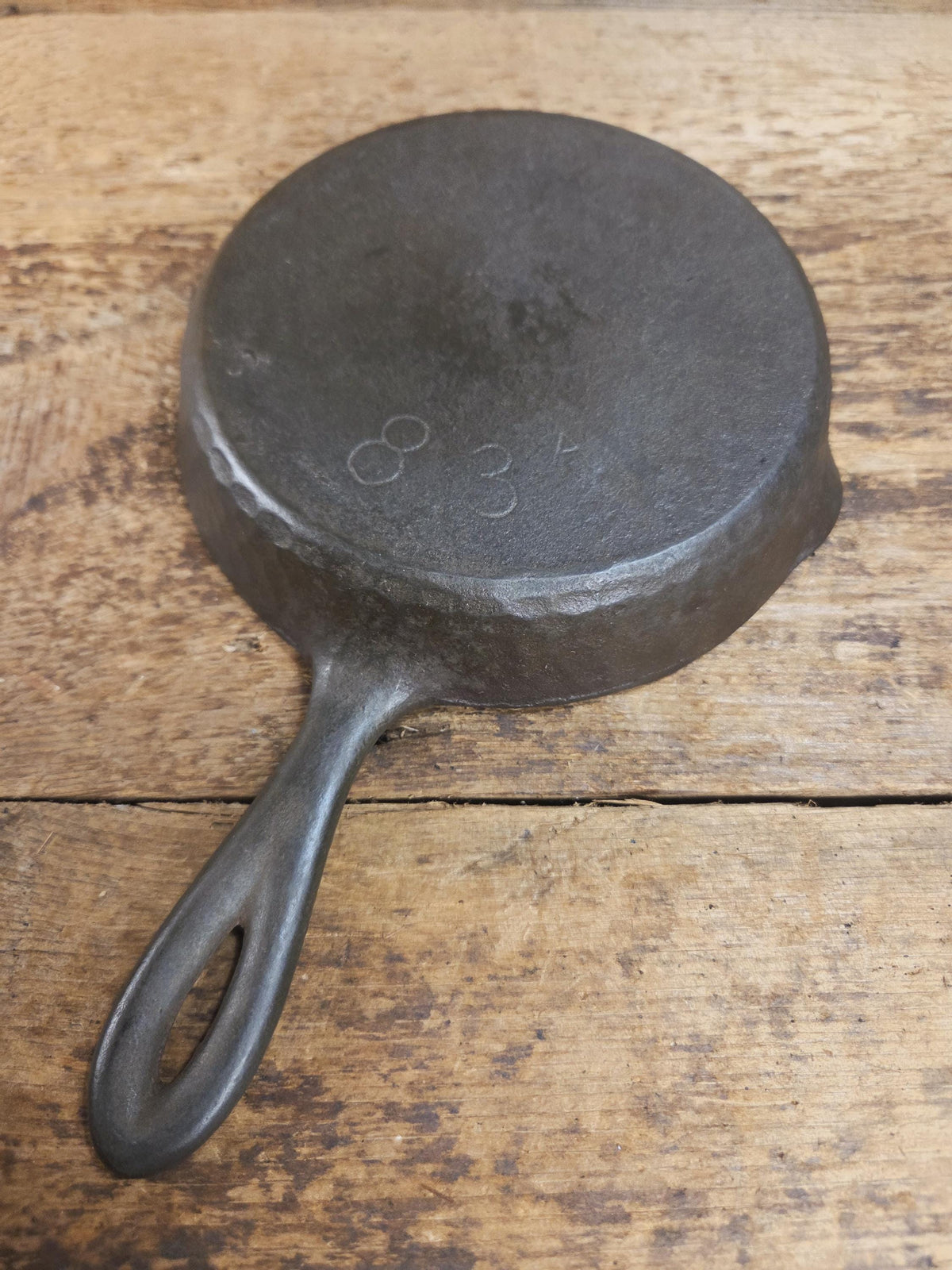 Cool story! 1920’s Chicago Hardware Foundry #3 Classic Hammered Egg Skillet. SC24