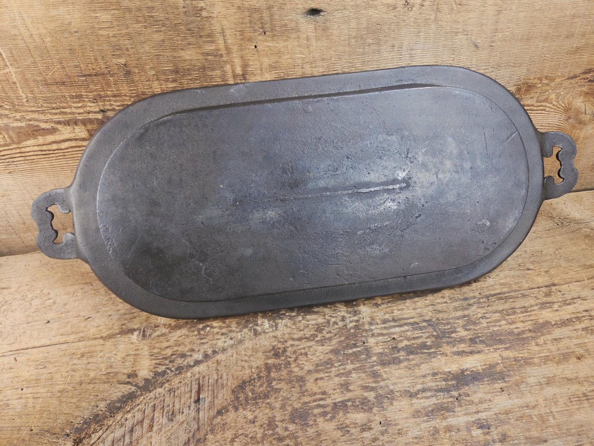 Very cool! Late 1800’s Antique Gate-marked #8 Cast Iron Griddle/Sad Iron Heater. Ornate fancy handles awesome for