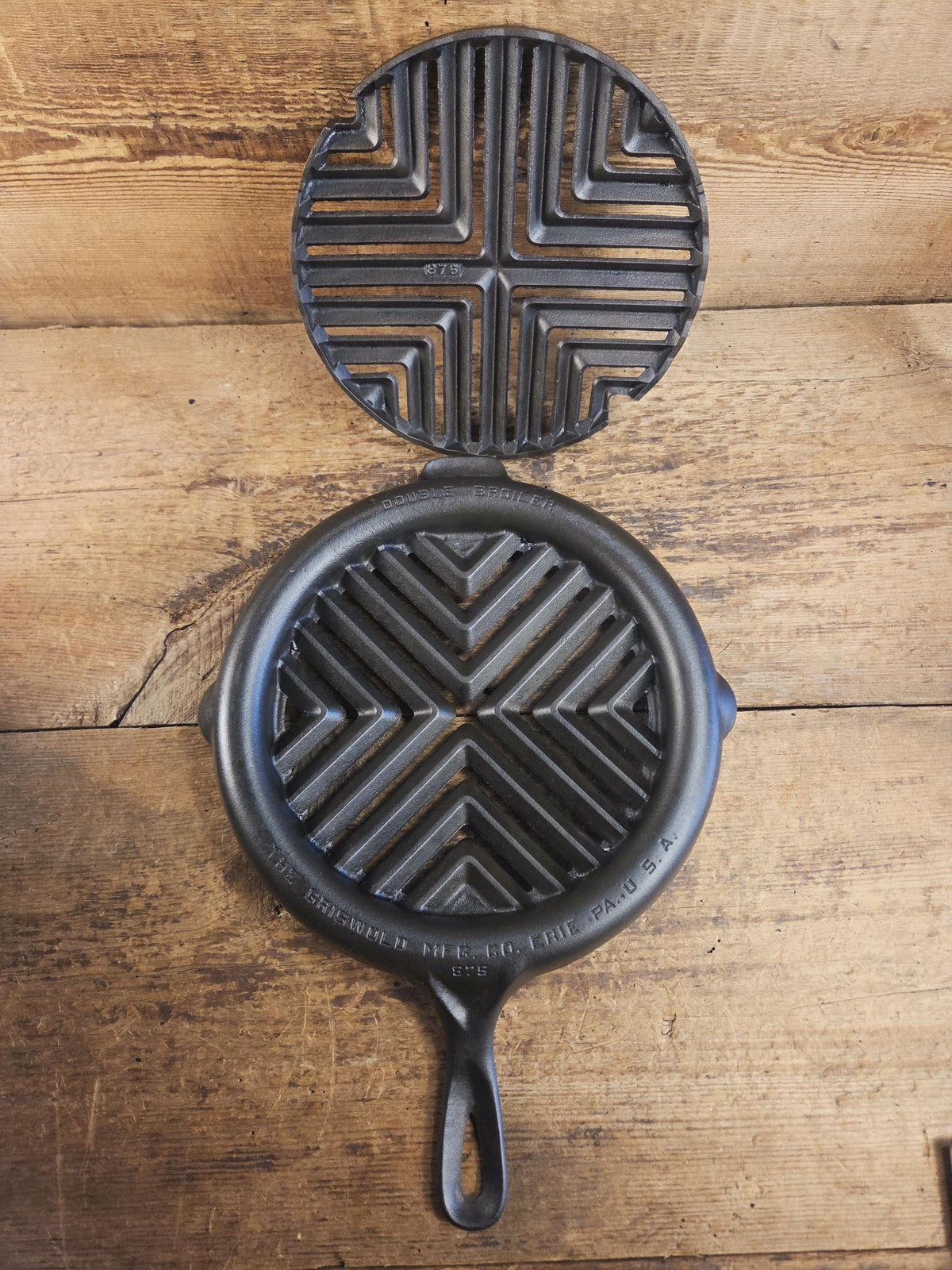 Show Stopper & hard to find Complete Griswold Double Broiler. Amazing piece of American history perfect for searing.