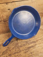 1930’s Wagner Unmarked #8 Cast Iron Sautee Skillet with blue speckled enamel! SC24 Skillet