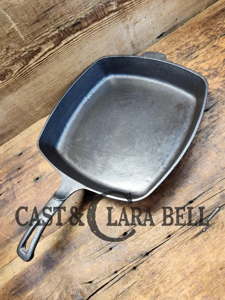 Large! 1930’S #9 Wagner Square Skillet 1219. Great Pan To Have In The Kitchen! Super Versatile