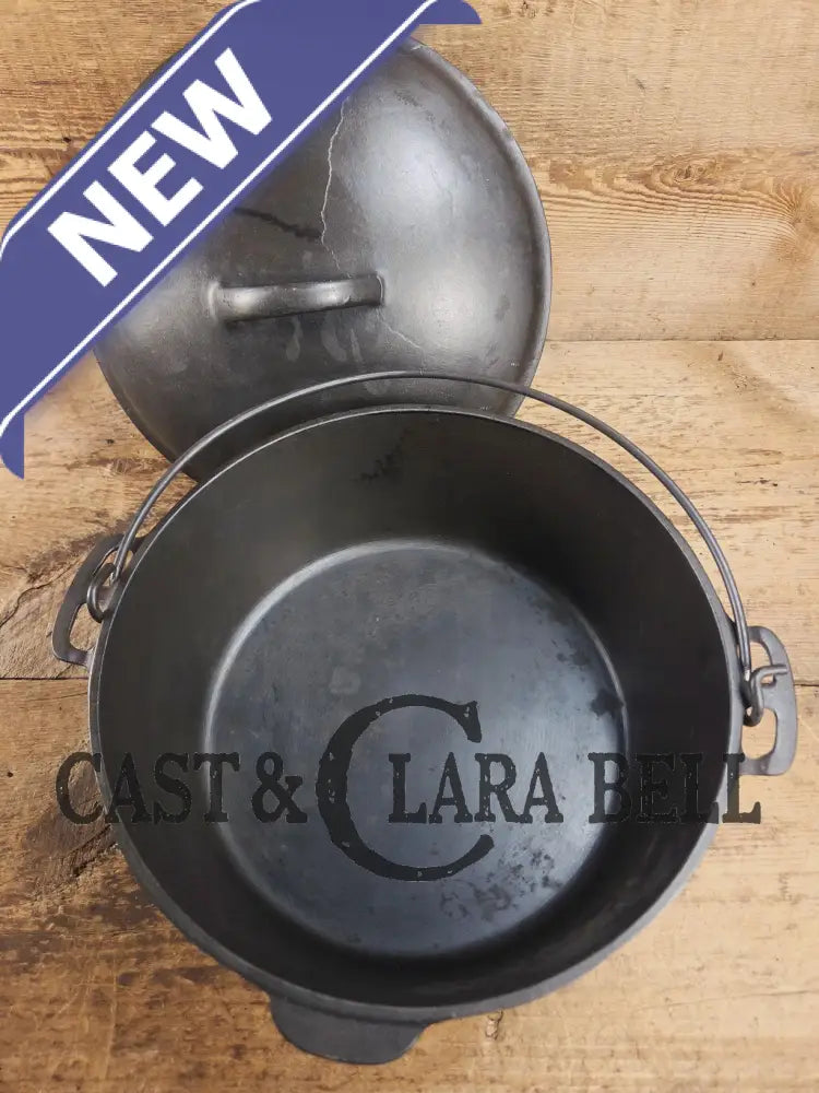 Large 1930’s Wagner Ware #9 Cast Iron Dutch Oven 1259 with Sawtooth lid! Unique pattern shift on lid Dutch Ovens