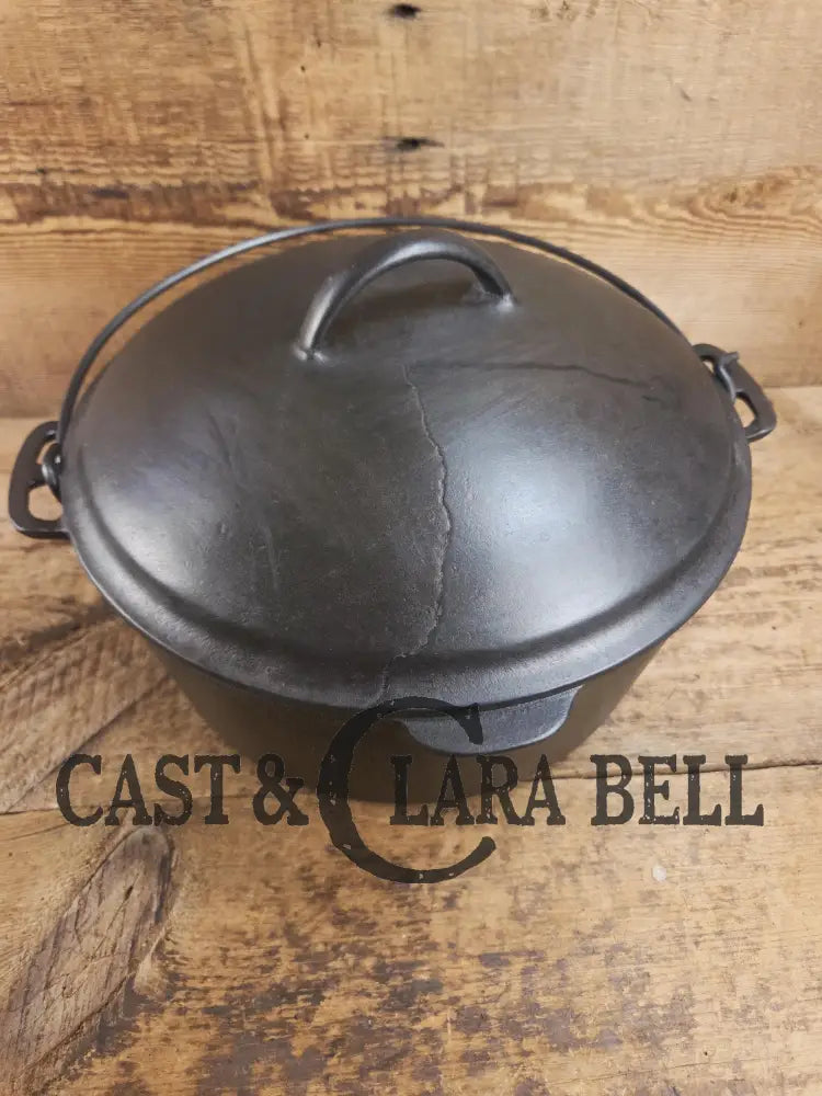 Large 1930’s Wagner Ware #9 Cast Iron Dutch Oven 1259 with Sawtooth lid! Unique pattern shift on lid Dutch Ovens