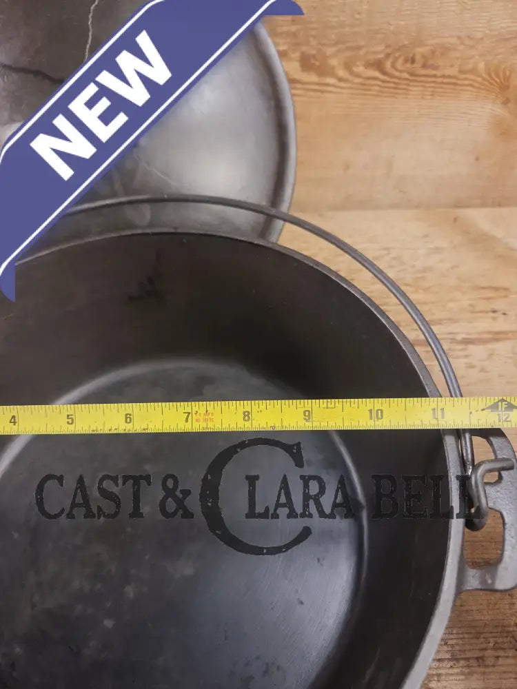 Large 1930’s Wagner Ware #9 Cast Iron Dutch Oven 1259 with Sawtooth lid! Unique pattern shift on lid Dutch Ovens