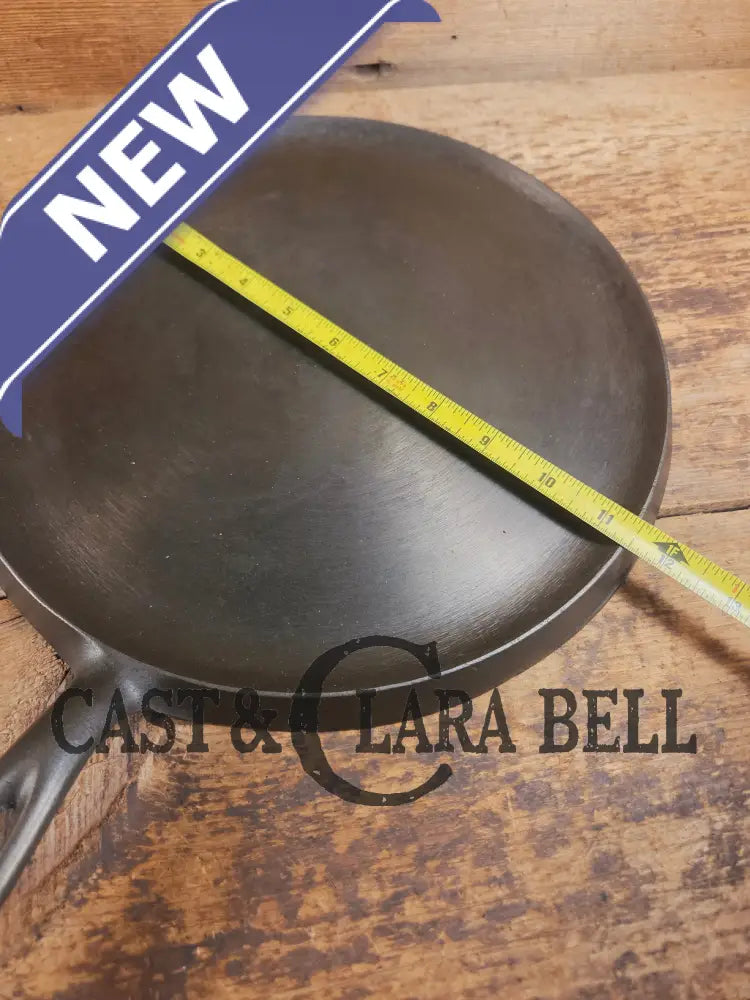 Largest of the handled griddles. 1930’s Era Wagner Ware #10 Cast Iron Round Griddle 1110 Makes great Grilled Cheese!
