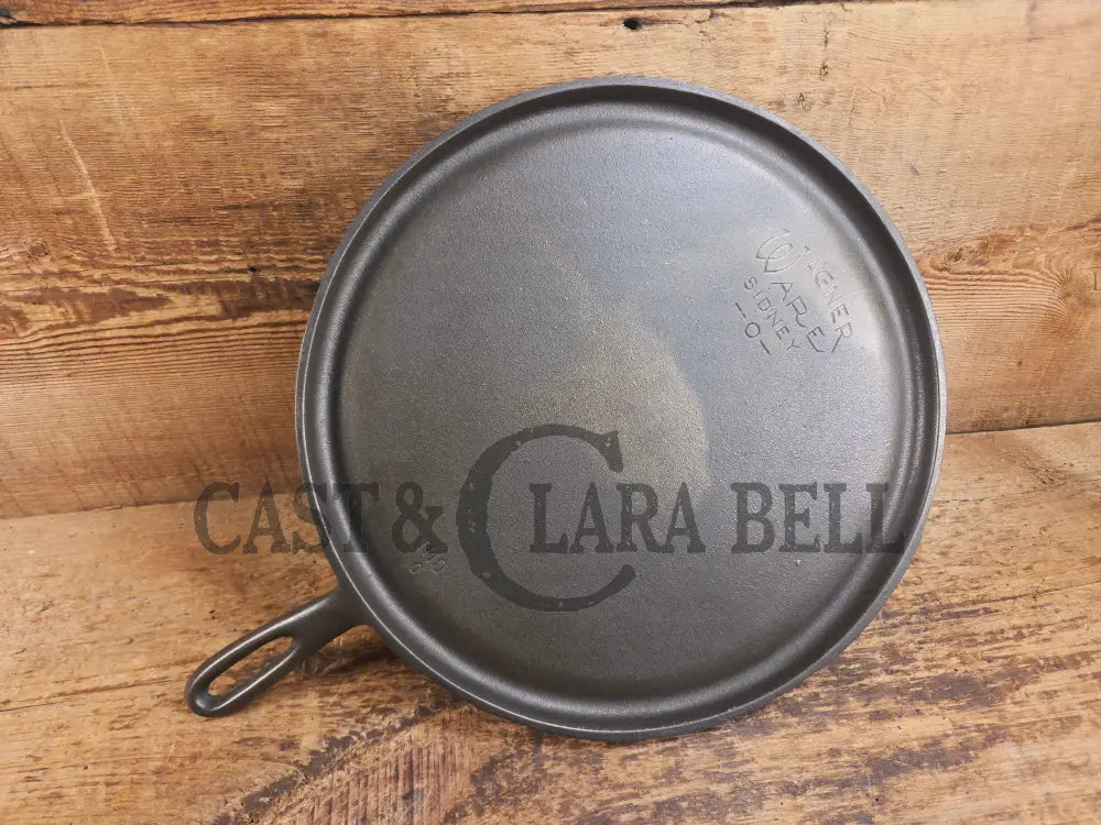 Largest of the handled griddles. 1930’s Era Wagner Ware #10 Cast Iron Round Griddle 1110 Makes great Grilled Cheese!