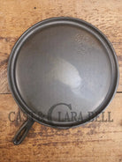 Largest of the handled griddles. 1930’s Era Wagner Ware #10 Cast Iron Round Griddle 1110 Makes great Grilled Cheese!