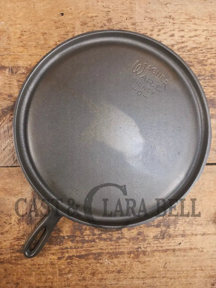 Largest of the handled griddles. 1930’s Era Wagner Ware #10 Cast Iron Round Griddle 1110 Makes great Grilled Cheese!